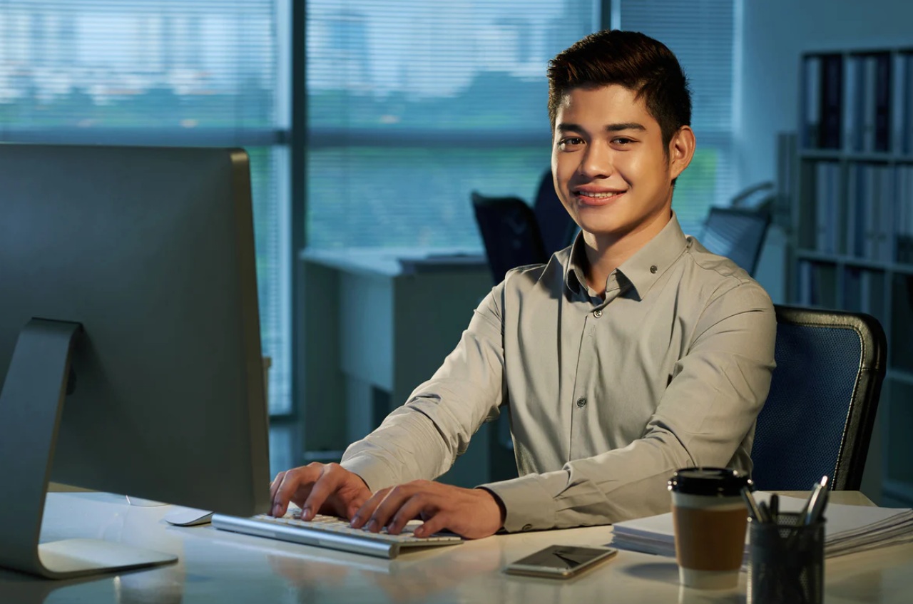 EOR Philippines employee